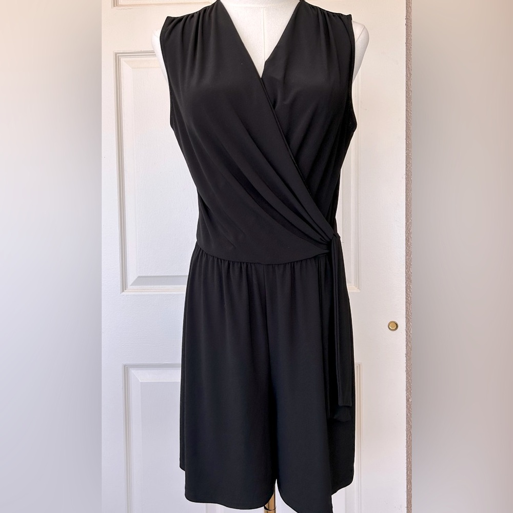 Nik and Nash Women’s Faux Wrap Top Romper Size Medium‎